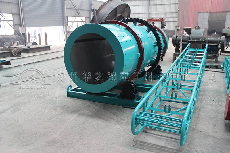 肥料廠選擇轉(zhuǎn)鼓造粒機(jī)設(shè)備好不好
